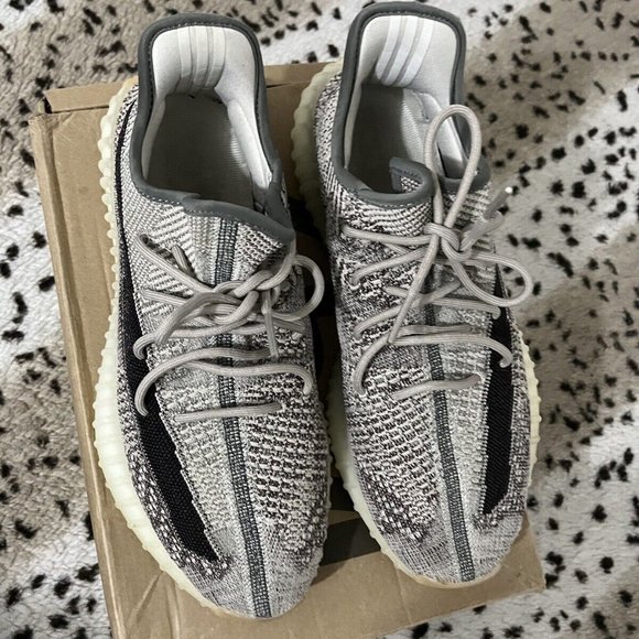 Size 10 - adidas Yeezy Boost 350 V2 Low Zyon
